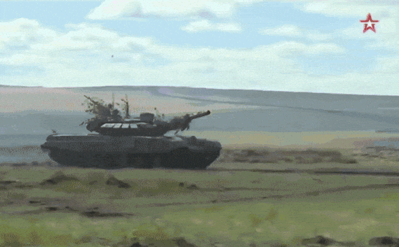 32 tiểu đoàn xe tăng Nga rầm rập áp sát biên giới NATO: T-72, T-80 sẵn sàng xung trận?