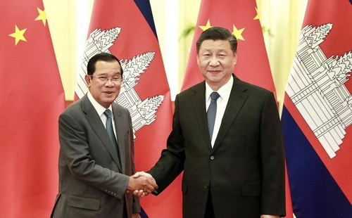Ông Hun Sen tìm lối thoát từ Trung Quốc để 