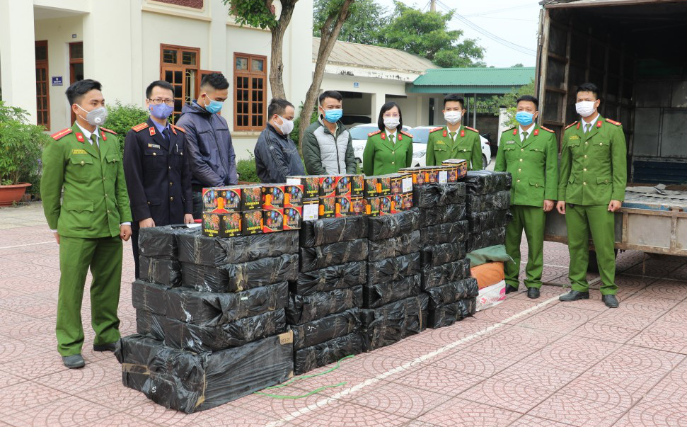 11 đối tượng bị bắt trong đường dây vận chuyển 2,4 tấn pháo lậu từ Quảng Trị về Nghệ An