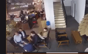 Diễn biến 'nóng' vụ nổ súng bắn người trong quán cafe giữa phố