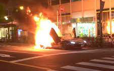 Nửa đêm, 4 đối tượng đi đốt 2 xe ô tô để trả thù