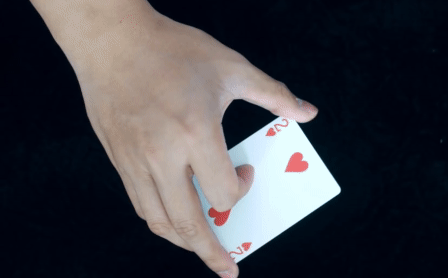 Chỉ 1 cái lắc tay lá bài thay đổi: Dễ đến mức ai cũng có thể làm, nhưng làm cách nào?