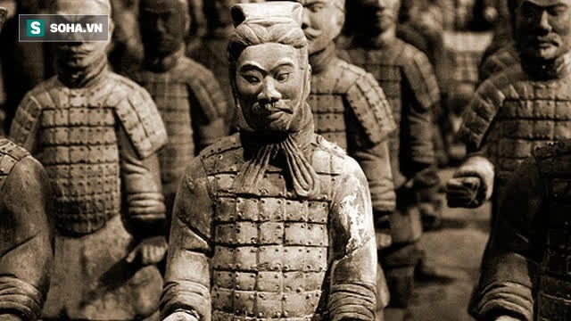 Lý do bất ngờ khiến tượng binh mã trong lăng mộ Tần Thủy Hoàng đều không đội mũ sắt - Ảnh 2.
