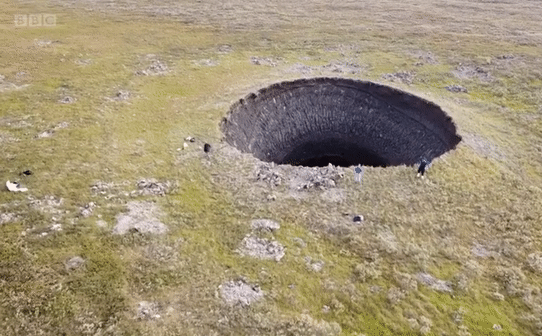 17 hố sâu khổng lồ đột ngột xuất hiện ở vòng Bắc Cực trong 6 năm qua: Khảo sát dưới đáy hố tiết lộ hung thủ bất ngờ!