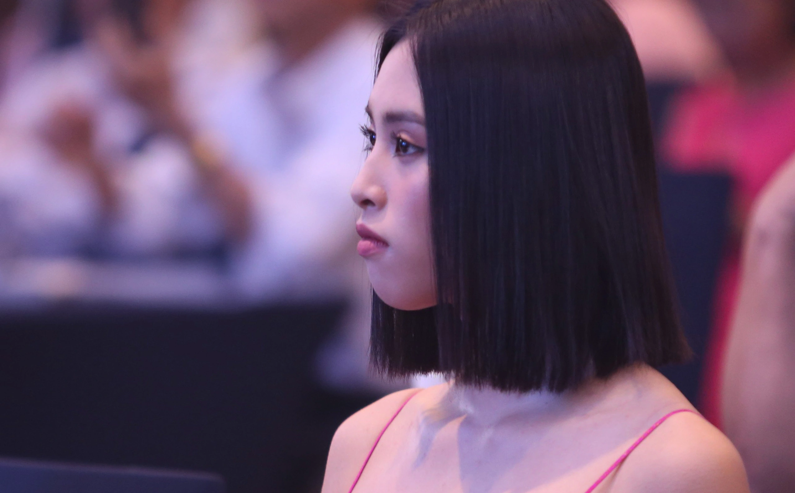 Hoa hậu Trần Tiểu Vy làm giám khảo &quot;Cuộc thi Hoa khôi Hoà bình Việt Nam 2021&quot;