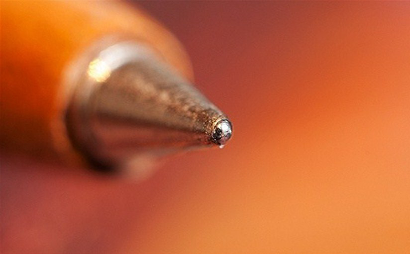 Trên thế giới chỉ có 4 quốc gia sản xuất được bộ phận &quot;siêu nhỏ&quot; này trên bút bi và loại vật liệu làm nên chúng cứng gấp đôi thép!
