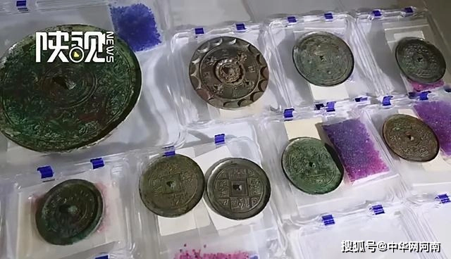 Giới khảo cổ vừa tìm thấy 80 chiếc gương đồng 2000 tuổi: Chúng ta đã bị phim ảnh lừa dối quá lâu! - Ảnh 1.