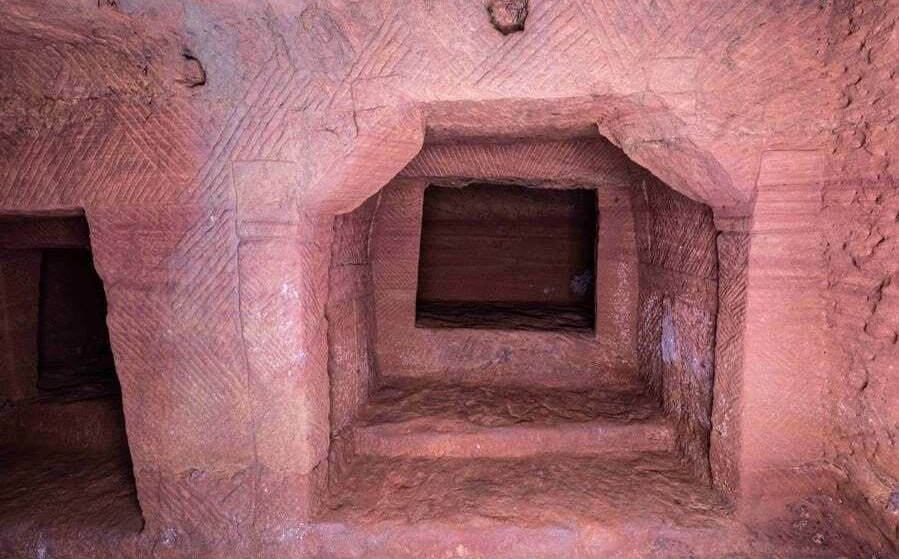 Khai quật mộ cổ “vương giả&quot; 1.000 năm tuổi: Cảnh tượng bên trong khiến chuyên gia sửng sốt