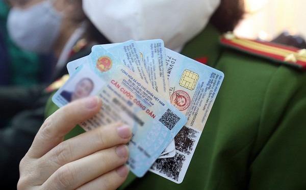 Hộ khẩu thường trú tỉnh khác có được làm thẻ căn cước công dân gắn chíp ở Hà Nội không?