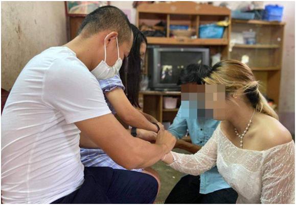 Chàng trai vừa cưới vợ buổi sáng, buổi chiều tự sát trong phòng ngủ khiến ai cũng hoang mang - Ảnh 2.