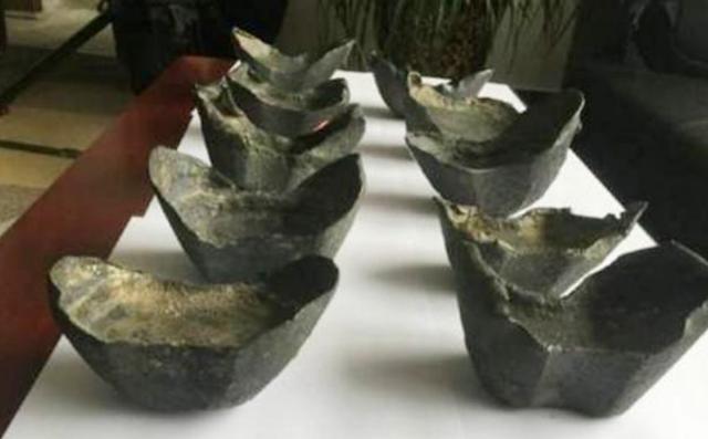 Chàng trai người Quảng Đông đào được 3 thỏi bạc trong lòng đất, không ngờ lại lôi được bí ẩn về kho báu khổng lồ của hoàng đế! - Ảnh 2.