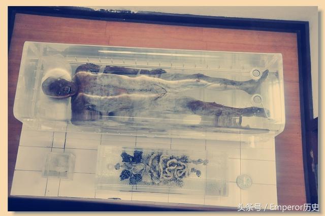 Bí ẩn xác ướp nam giới từ thời Tây Hán, sau khi khai quật đã khiến các nhà khảo cổ mắc căn bệnh lạ - Ảnh 2.