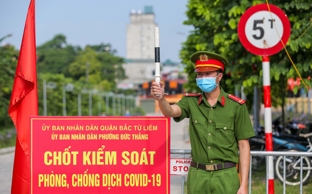Hôm nay, Hà Nội ghi nhận 70 ca nhiễm Covid-19; Ban chỉ đạo phòng, chống dịch TP.HCM bác thông tin 'không cho người dân di chuyển trong 7 ngày'