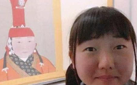 Đến thăm Cố cung, nữ sinh Nhật Bản vừa nhìn thấy 1 bức tranh đã kinh ngạc thốt lên: &quot;Đây chẳng phải là mình sao?&quot;