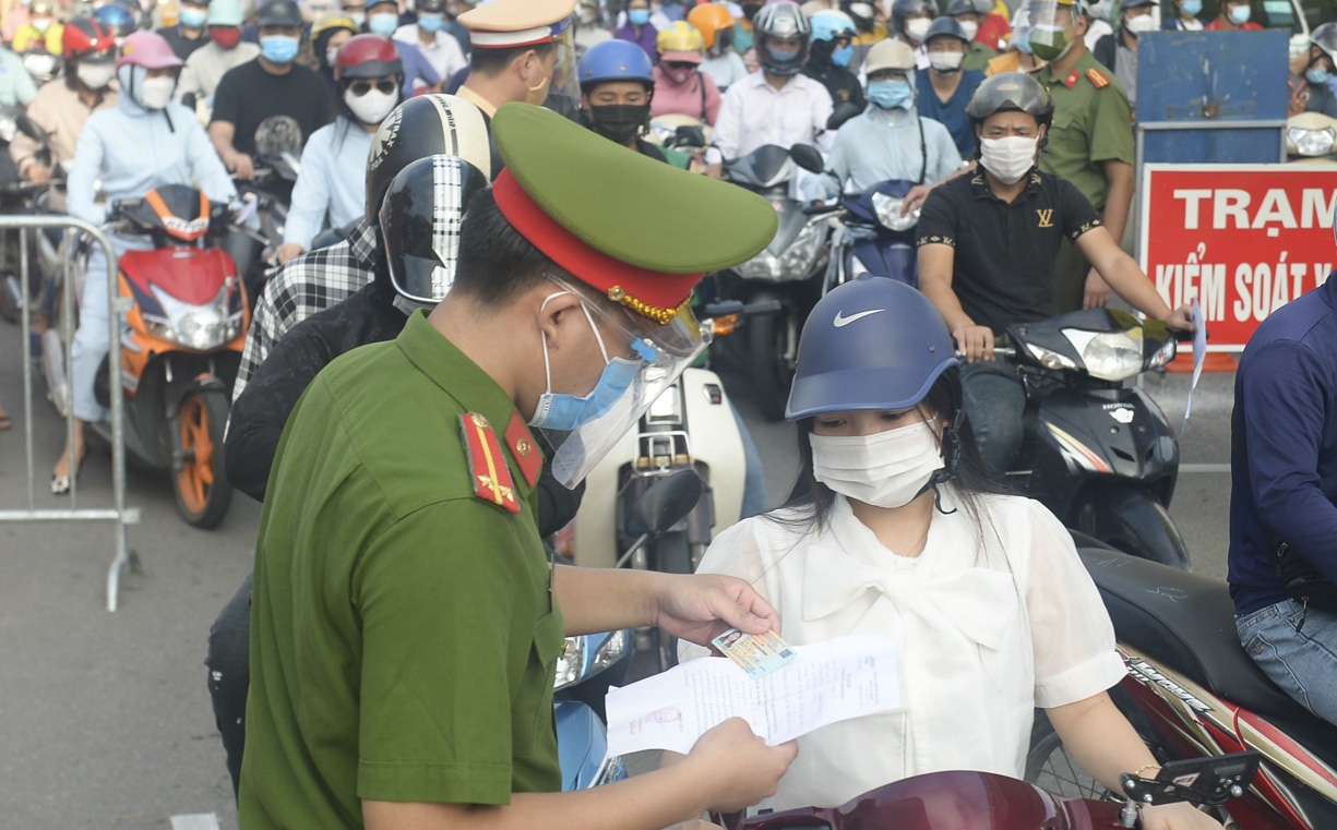 Phó Chủ tịch Hà Nội trả lời đề nghị của Công an quy định rõ ai được ra đường khi nới lỏng