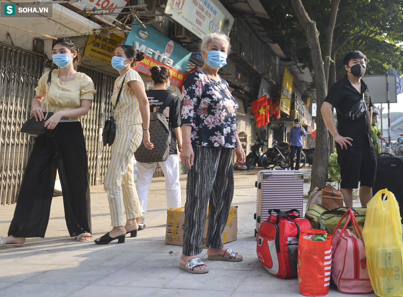 Hơn 1000 người dân tại ổ dịch có gần 600 ca mắc Covid-19 ở Hà Nội về nhà sau gần 1 tháng đi cách ly - Ảnh 4.