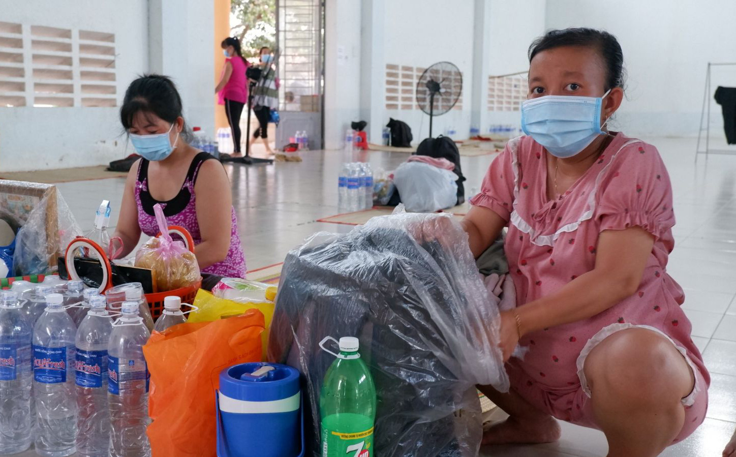 Hơn 250 người dân 'mắc kẹt' tại Long An: Có cả thai phụ đến kỳ sinh, các tỉnh vẫn chưa đón