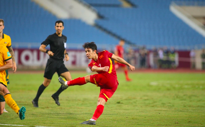 CĐV Trung Quốc tuyệt vọng vì Việt Nam thua Australia 0-1: "Chẳng có đội nào yếu để chúng ta bắt nạt"