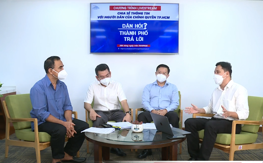 “Dân hỏi - Thành phố trả lời”: Sao có người nhận 1,5 triệu hỗ trợ, người lại 1,2 triệu kèm phần quà?