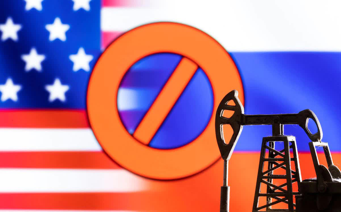 Mỹ cấm vận dầu Nga, điện Kremlin: Tình hình trở nên rất khó khăn, Nga sẽ không ngồi yên!