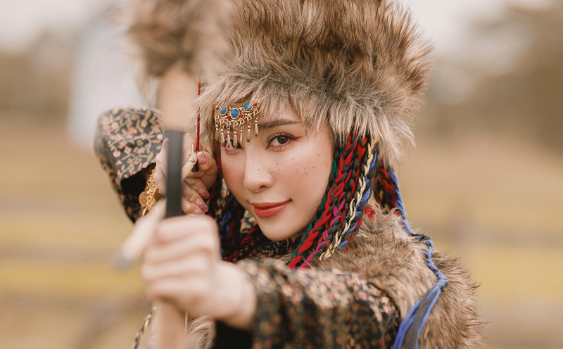 Quỳnh Nga hóa thân thành mỹ nhân Mông Cổ