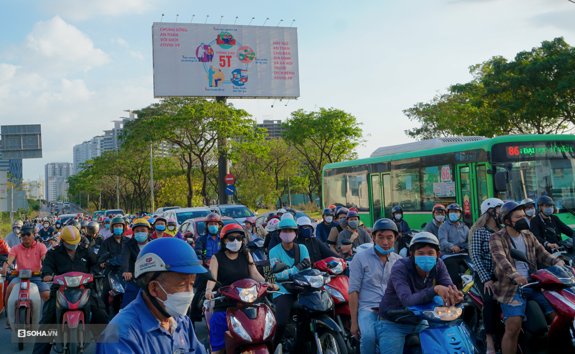 TP.HCM: Có con đường tỷ đô, cảng lớn đón được tàu khủng, huyện Nhà Bè băng băng lên quận - Ảnh 6.