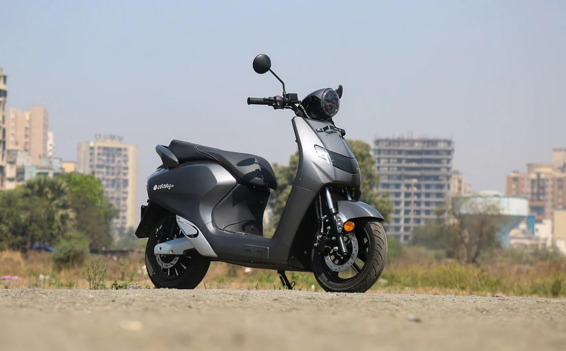Xe máy điện giá 20,6 triệu khiến Honda Vision 2021 Việt Nam "phải nể", no pin đi 85km