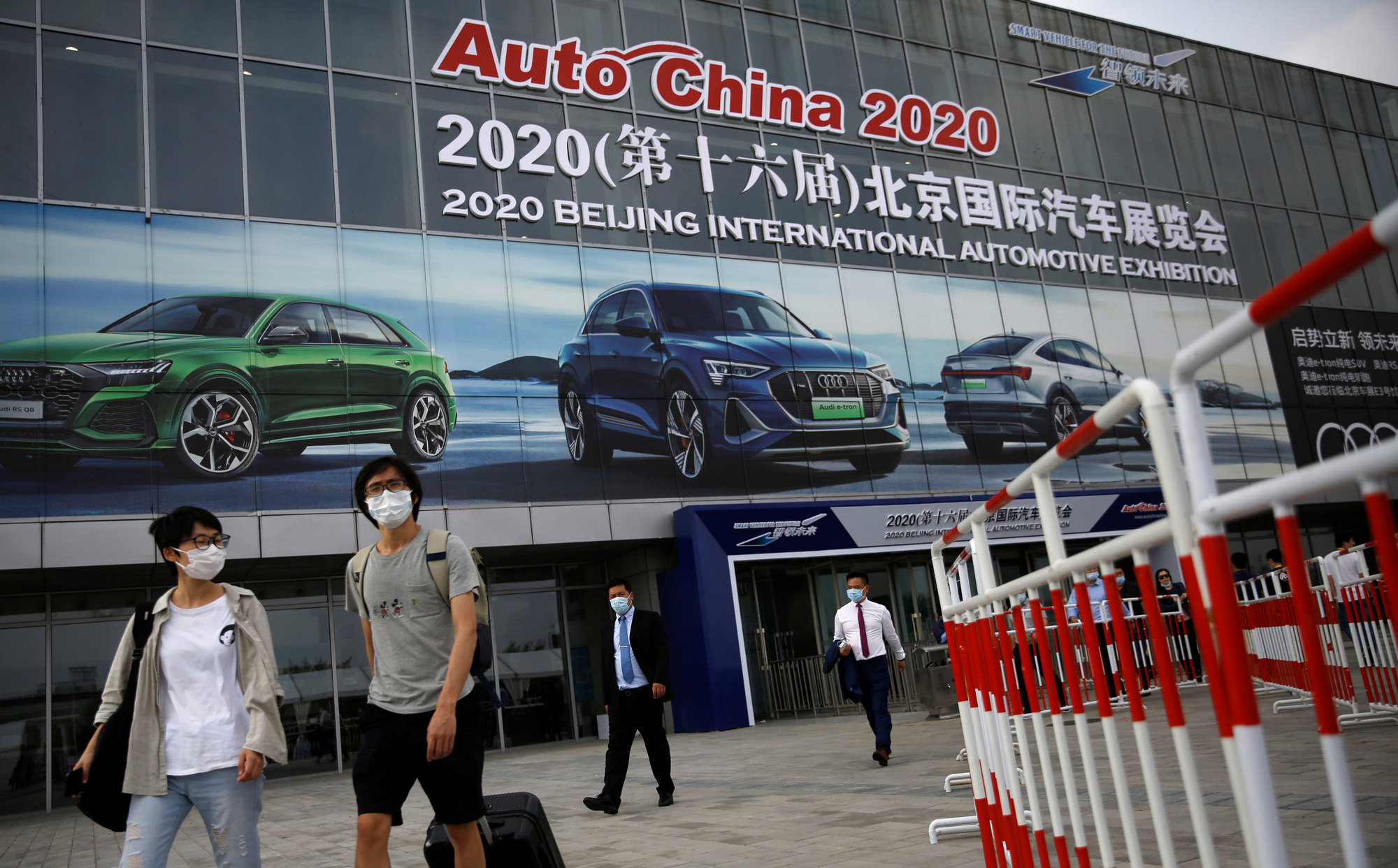 Thị trường ô tô số 1 thế giới hỗn loạn do lệnh phong tỏa: Trung Quốc &quot;vấp phải đá tảng&quot;