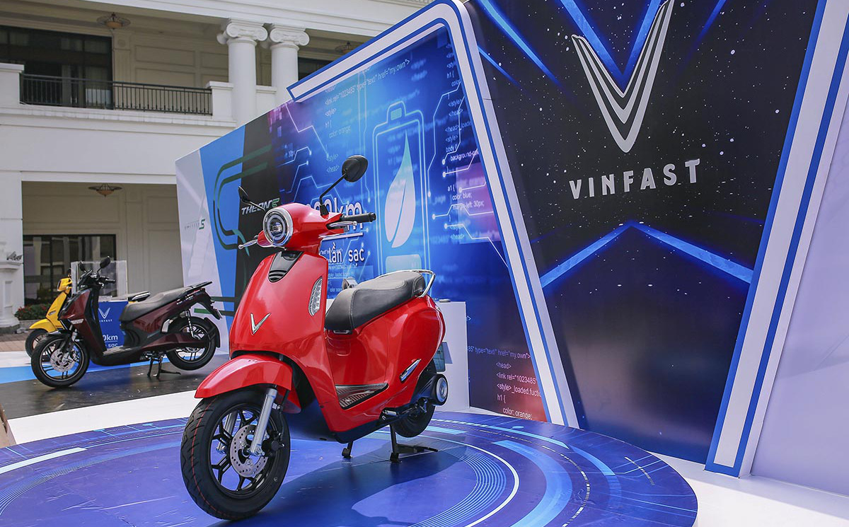 Ngắm loạt xe máy điện VinFast thế hệ mới, giá "thơm", ngập công nghệ