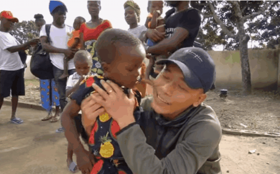 Quang Linh Vlog mang lúa giống sang châu Phi: Nếu giúp được họ cấy lúa là niềm tự hào lớn