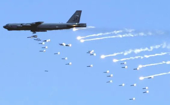 Pháo đài bay B-52 vẫn là &quot;con Át chủ bài&quot; của Không quân Mỹ trong tương lai: Vì sao?