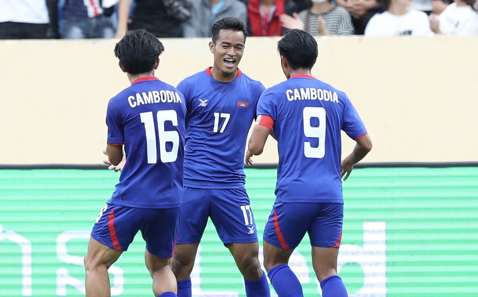 Tạo nên hai &quot;trận động đất&quot; vang dội, U23 Campuchia báo tin cực vui cho thầy Park