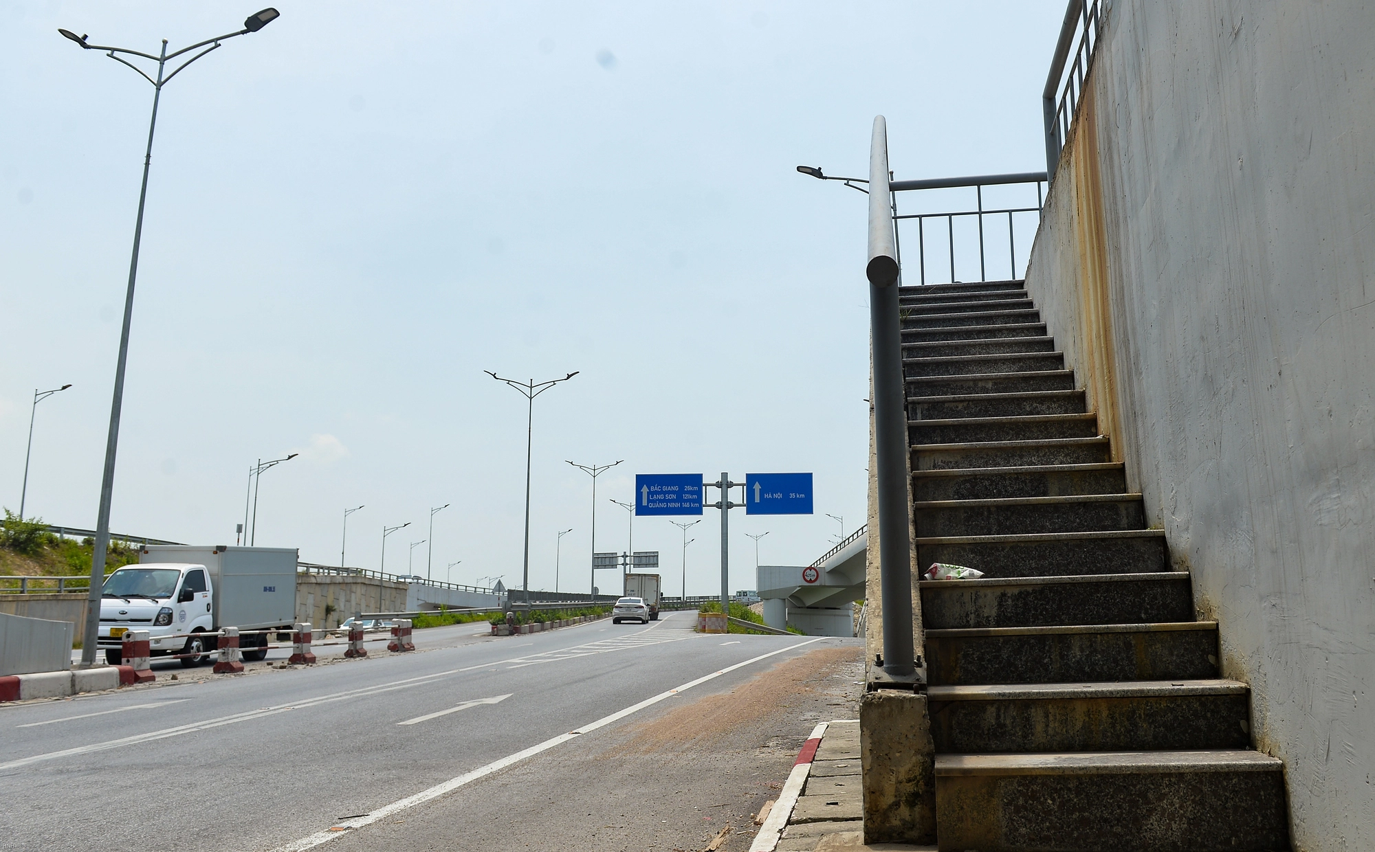 Cận cảnh hầm chui trăm tỷ tại nút giao Quốc lộ 18, cao tốc Hà Nội - Bắc Giang - Ảnh 8.