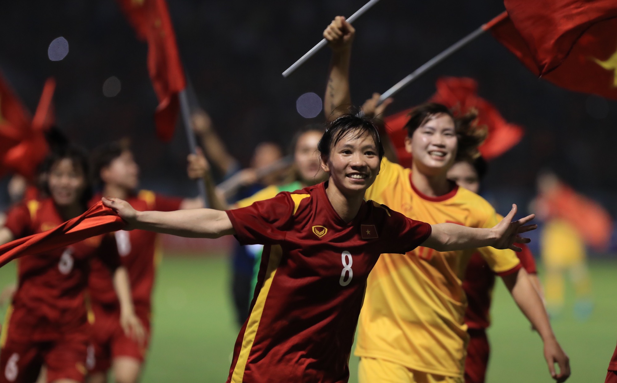 &quot;Tấm HCV của nữ Việt Nam sẽ giúp U23 chúng ta chơi máu lửa hơn trước Thái Lan!&quot;
