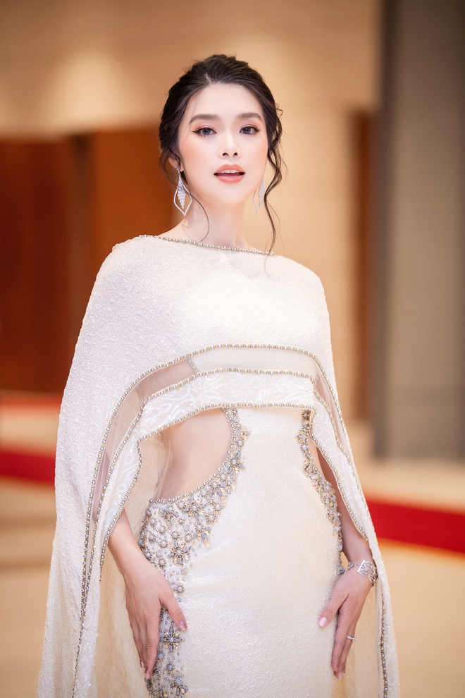 Hoa hậu Jennifer Phạm, á hậu Hoàng Oanh đọ sắc tại sự kiện - Ảnh 5.