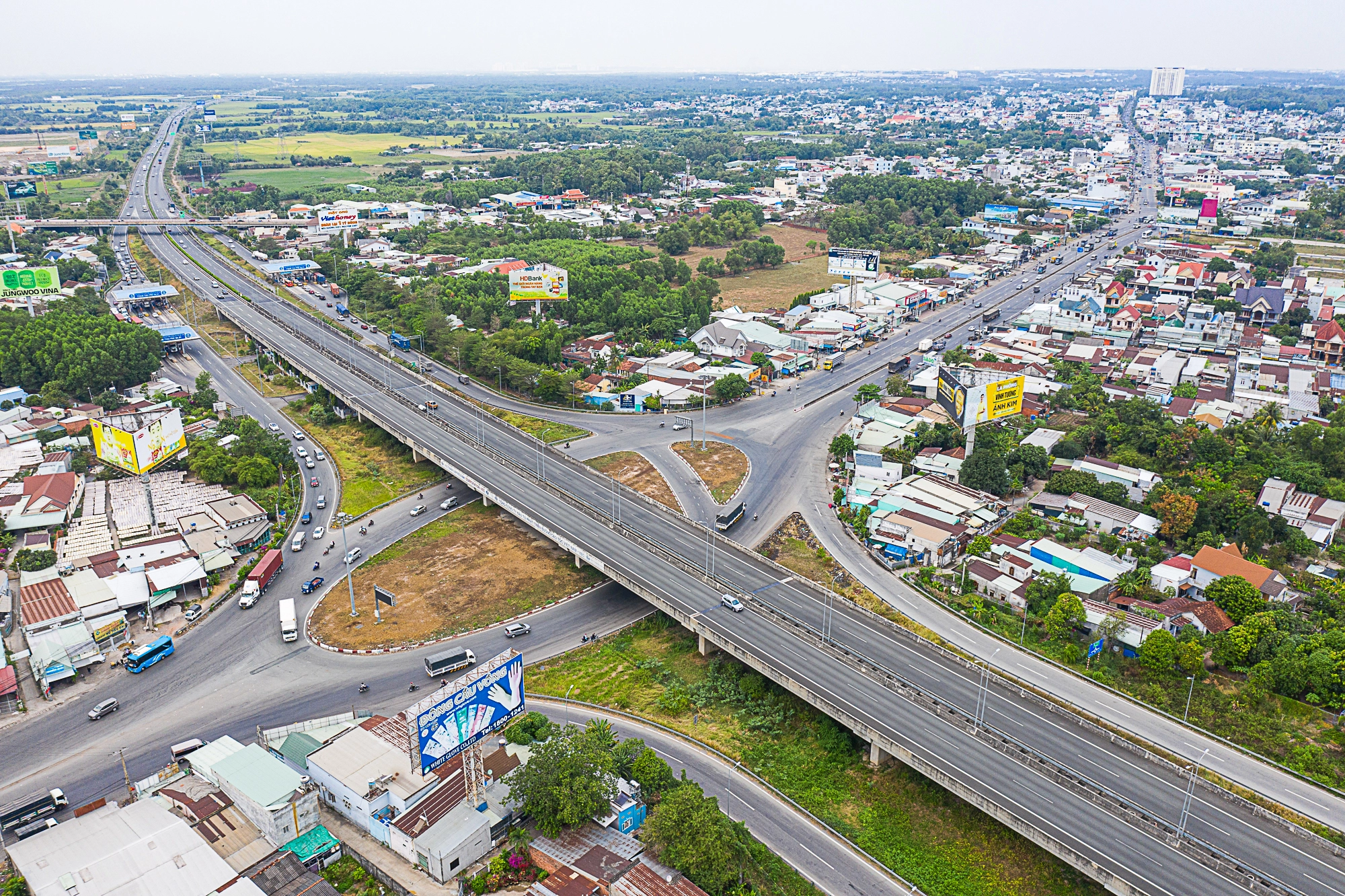 Loạt dự án hạ tầng gần 200.000 tỷ giúp lột xác vùng Đông Nam Bộ - Ảnh 2.