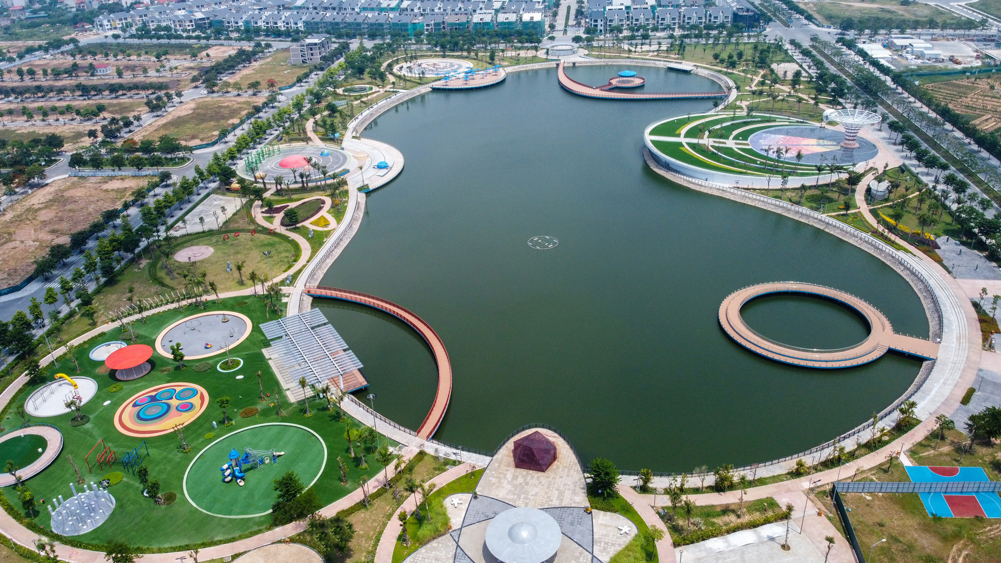 Công viên 260 tỷ chủ đề thiên văn học bỏ hoang sau 2 năm hoàn thành ở Hà Nội - Ảnh 1.