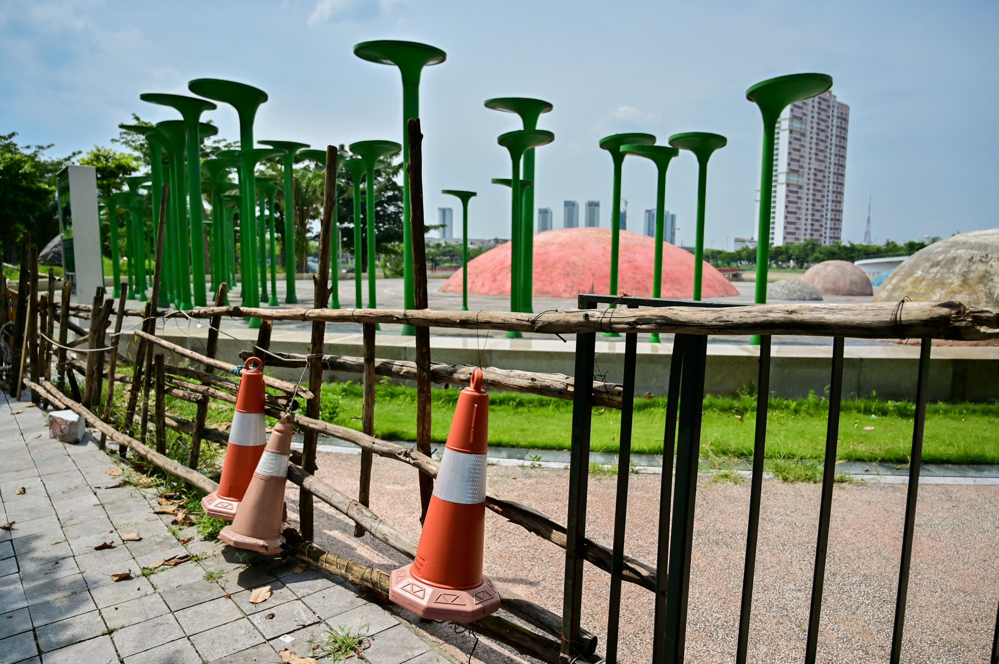 Công viên 260 tỷ chủ đề thiên văn học bỏ hoang sau 2 năm hoàn thành ở Hà Nội - Ảnh 3.
