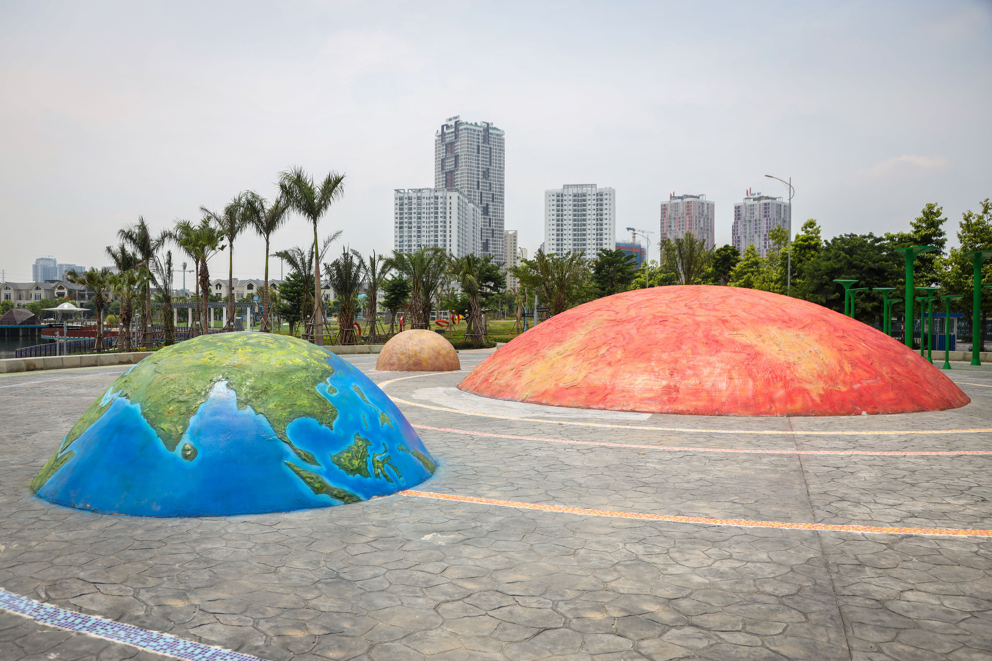 Công viên 260 tỷ chủ đề thiên văn học bỏ hoang sau 2 năm hoàn thành ở Hà Nội - Ảnh 5.