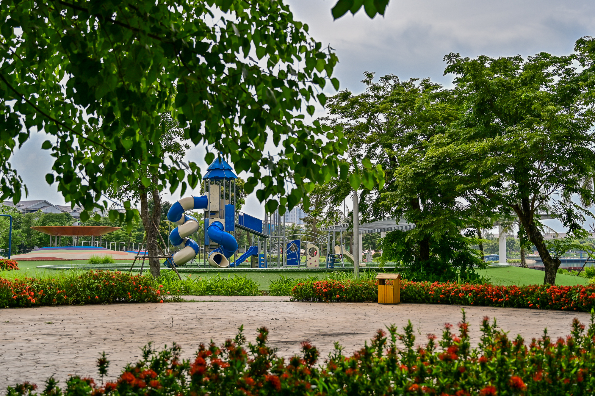 Công viên 260 tỷ chủ đề thiên văn học bỏ hoang sau 2 năm hoàn thành ở Hà Nội - Ảnh 6.