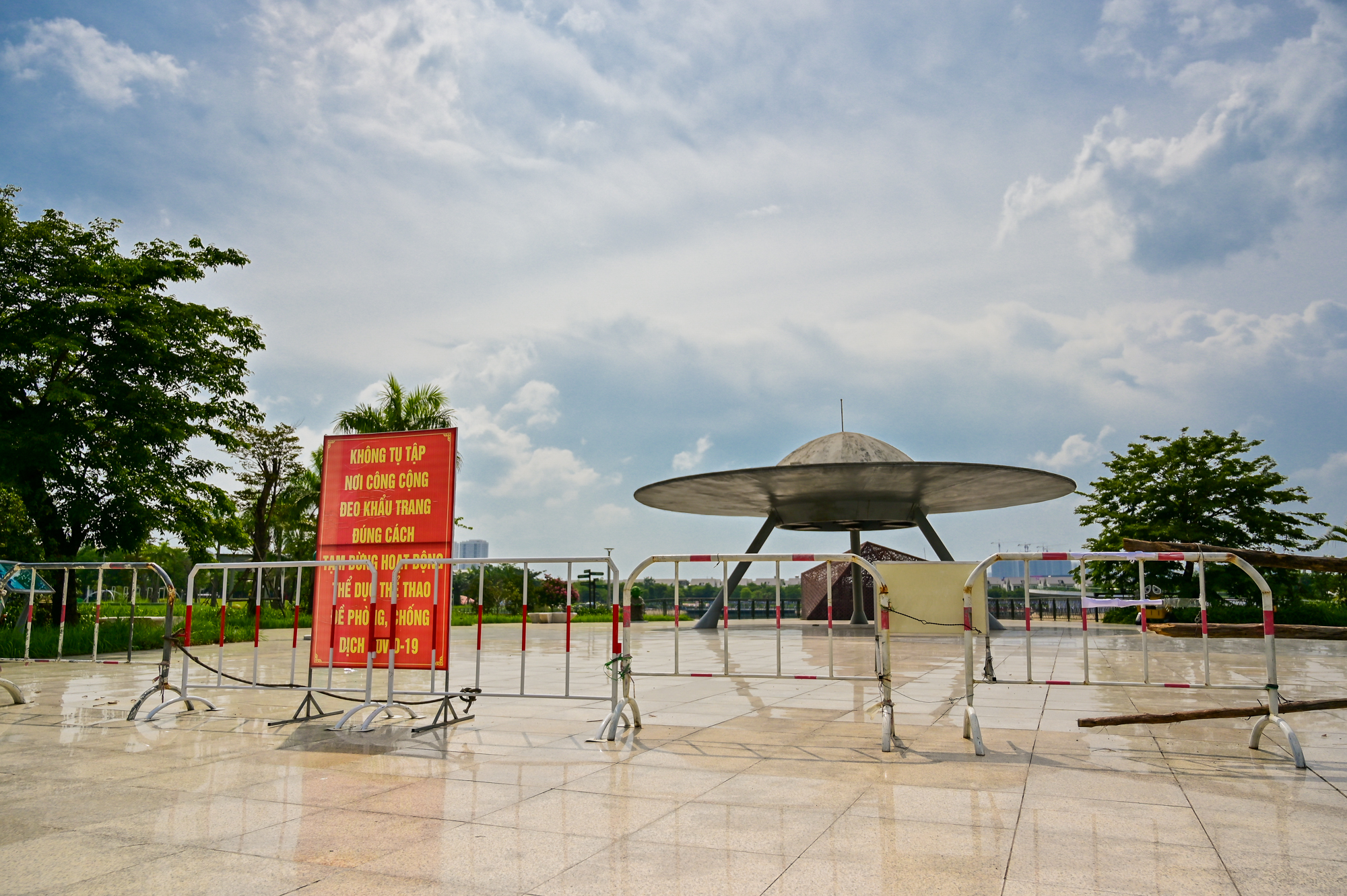 Công viên 260 tỷ chủ đề thiên văn học bỏ hoang sau 2 năm hoàn thành ở Hà Nội - Ảnh 7.