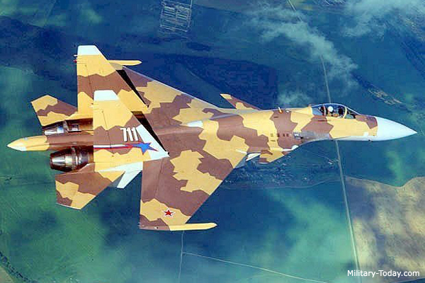 Su-37: Tiêm kích Nga khiến công chúng thế giới kinh ngạc vì màn trình diễn ngoạn mục - Ảnh 1.