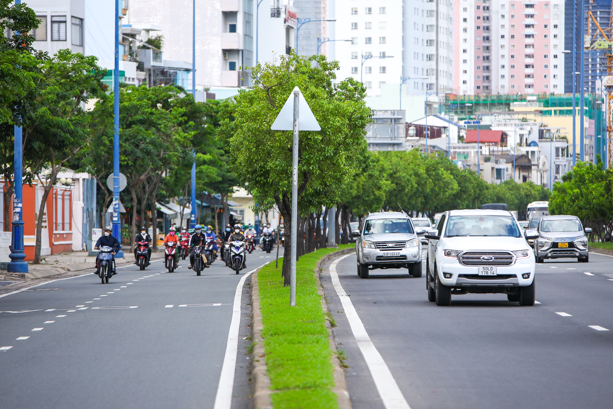 Cận cảnh đại lộ rộng 70 m, sắp có tuyến BRT đầu tiên ở TP. HCM - Ảnh 3.