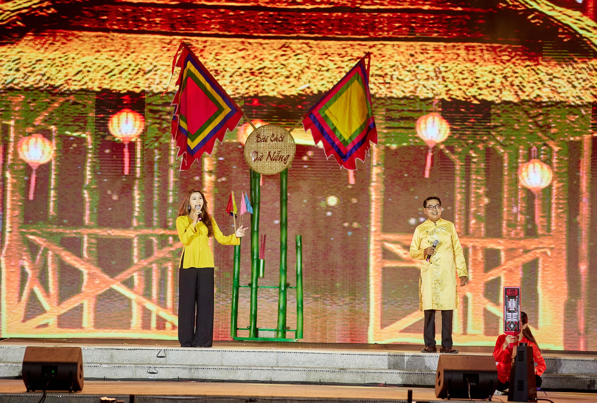 Đà Nẵng: Pháo hoa rực sáng báo hiệu sự hồi sinh của ngành du lịch trong đêm đại nhạc hội - Ảnh 6.