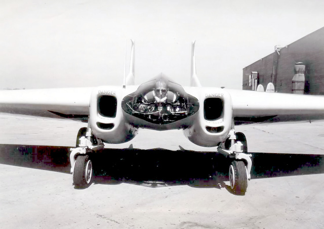 XP-79: Máy bay siêu dị thường- Phi công nằm ra để lái, chỉ có chiêu thức độc nhất là Đâm - Ảnh 1.
