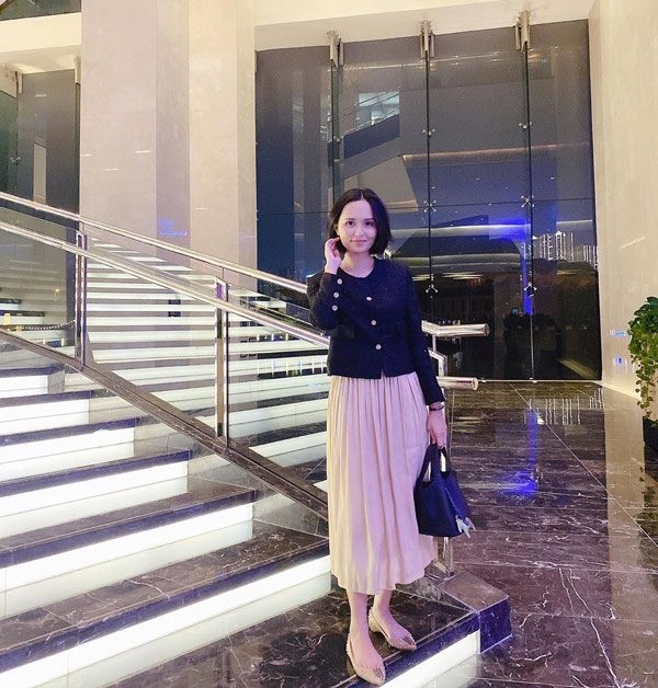 Hậu phương vững chắc của Văn Quyết: Xinh đẹp, tài giỏi lại còn là... con gái Chủ tịch! - Ảnh 11.