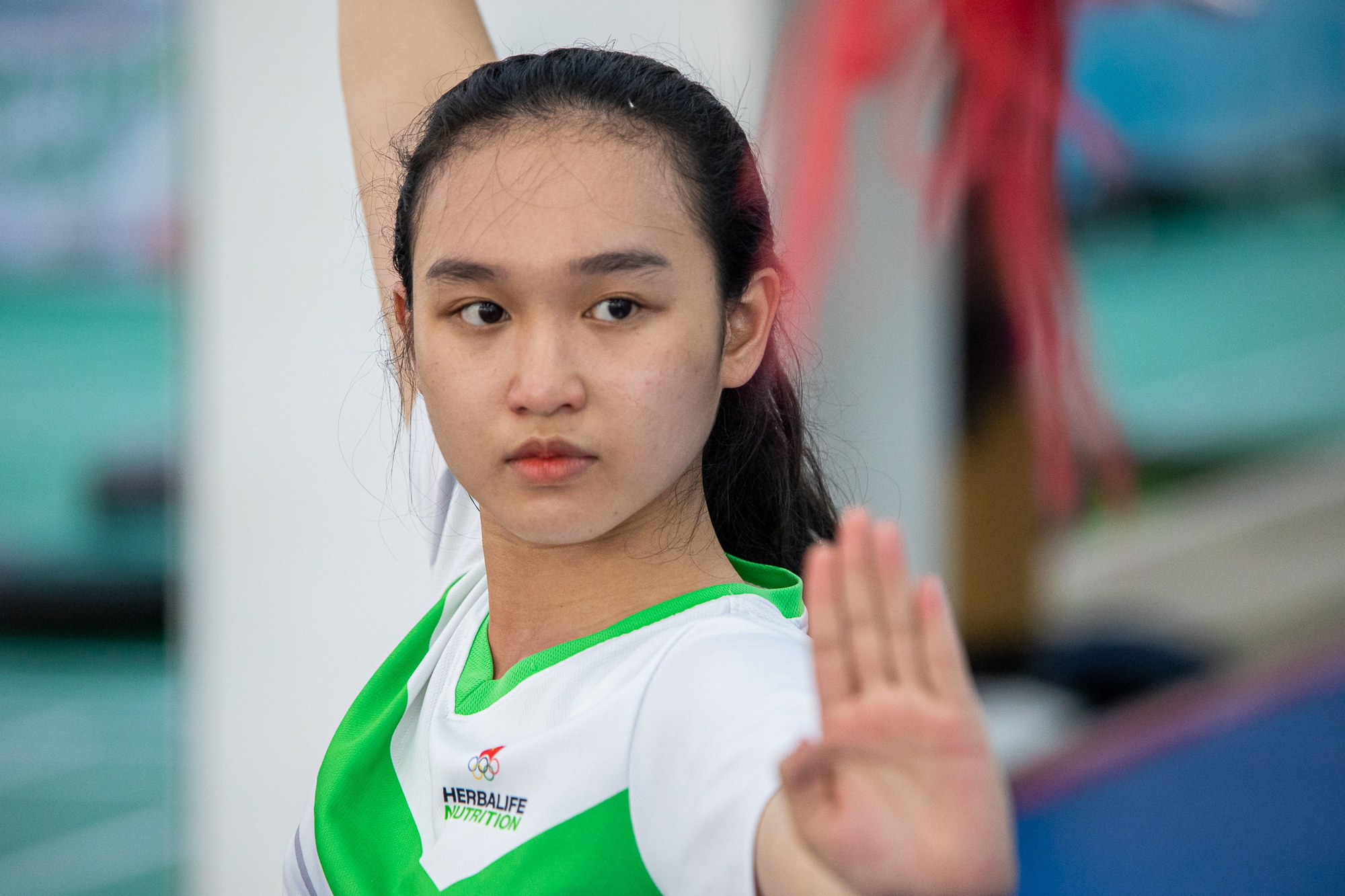 Nữ vận động viên Wushu vừa miệt mài ôn thi đại học, vừa tập luyện thi đấu giải quốc gia - Ảnh 1.