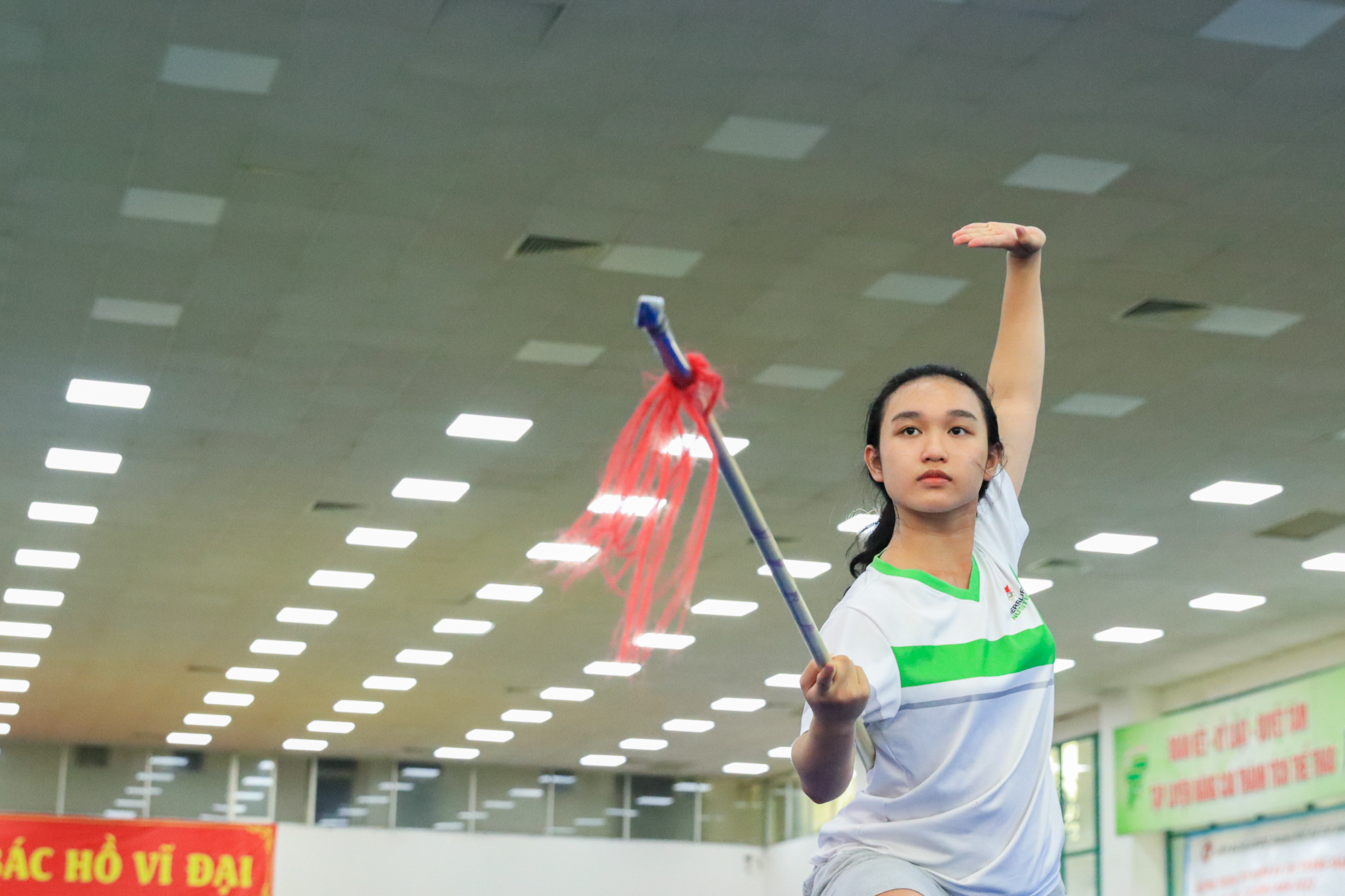 Nữ vận động viên Wushu vừa miệt mài ôn thi đại học, vừa tập luyện thi đấu giải quốc gia - Ảnh 3.