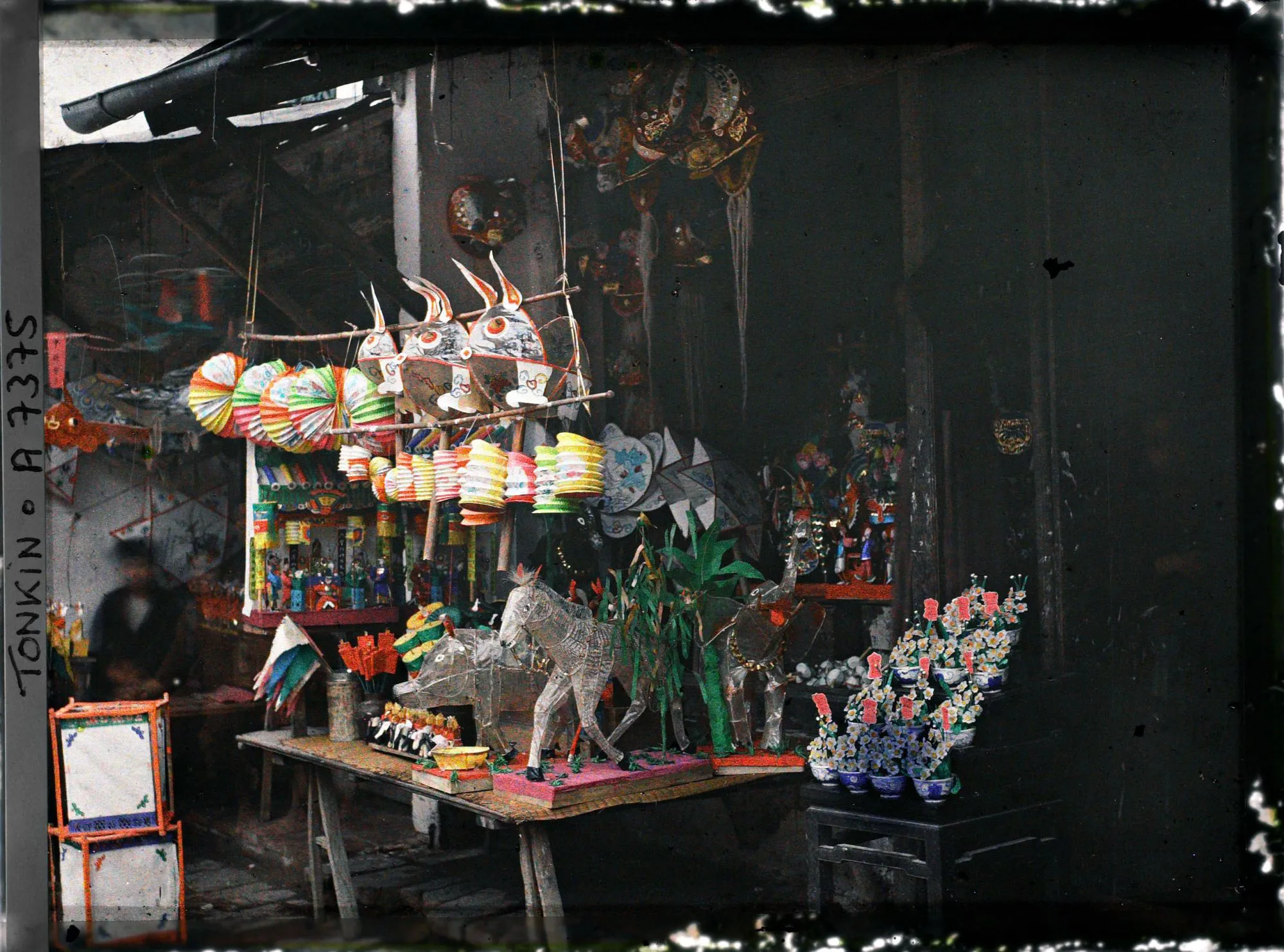 Bảo tàng chứa đến 1.382 tấm ảnh về Việt Nam: Trung thu Hà Nội đầy sắc màu - Ảnh 8.