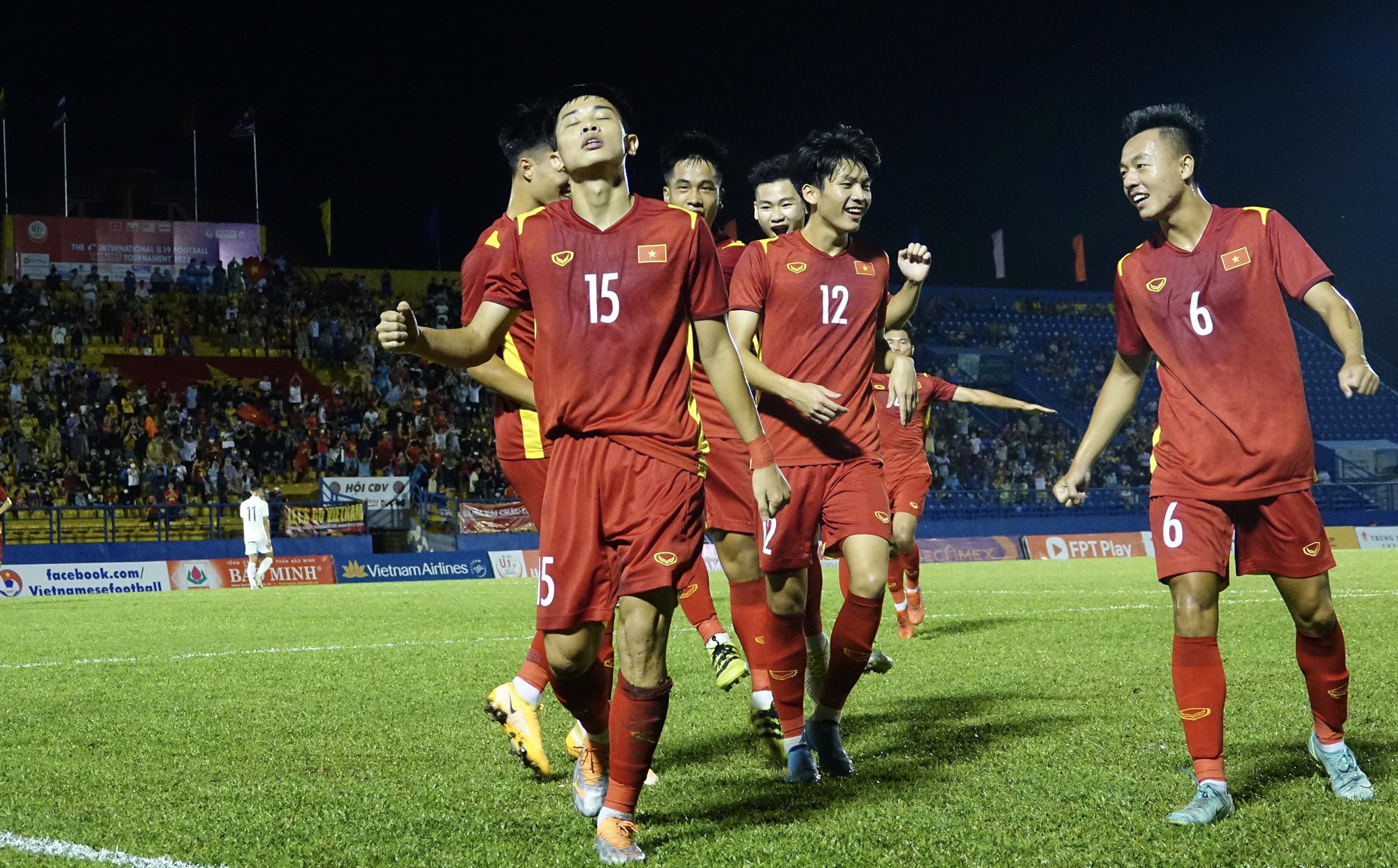 HLV U19 Thái Lan lại &quot;vỡ mộng&quot; trước Việt Nam, ngậm ngùi lỡ trận Chung kết